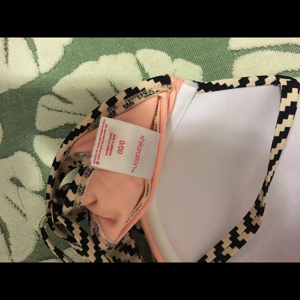 Bathing suit - Picture 3 of 3